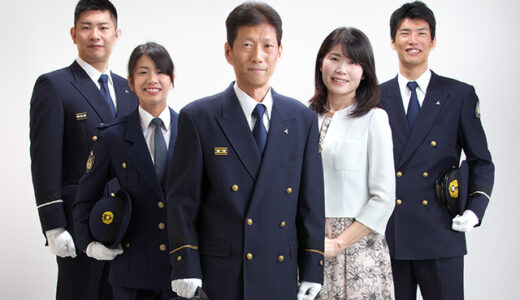 お父さまの背中を追った三兄妹
