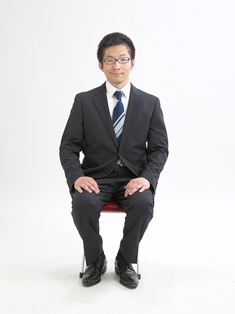 就活証明写真 座り方ビフォー